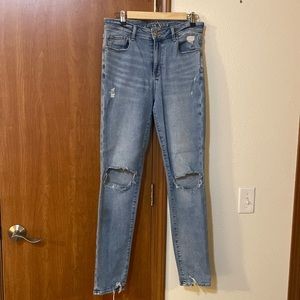 SUPER STRETCH American Eagle skinny jeans. Size: 10 long.